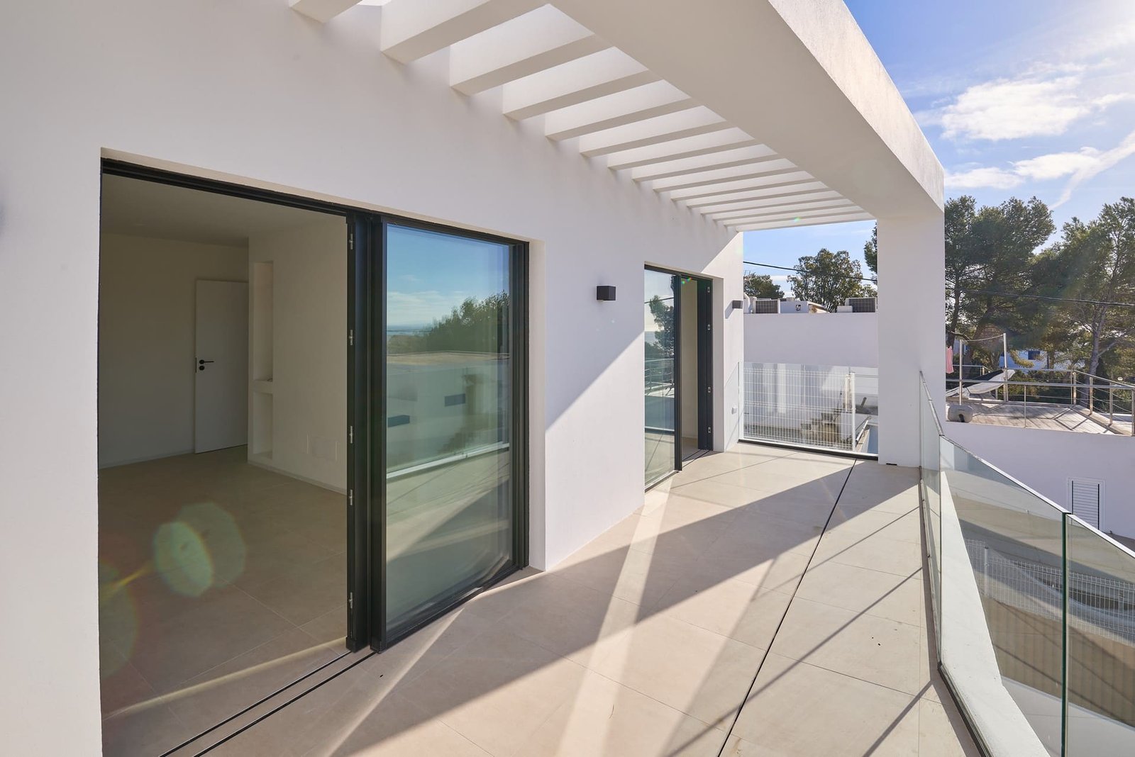 Luxury Modern Villa in Cap Martinet – Sea Views & Private Pool (16) Villa for sale