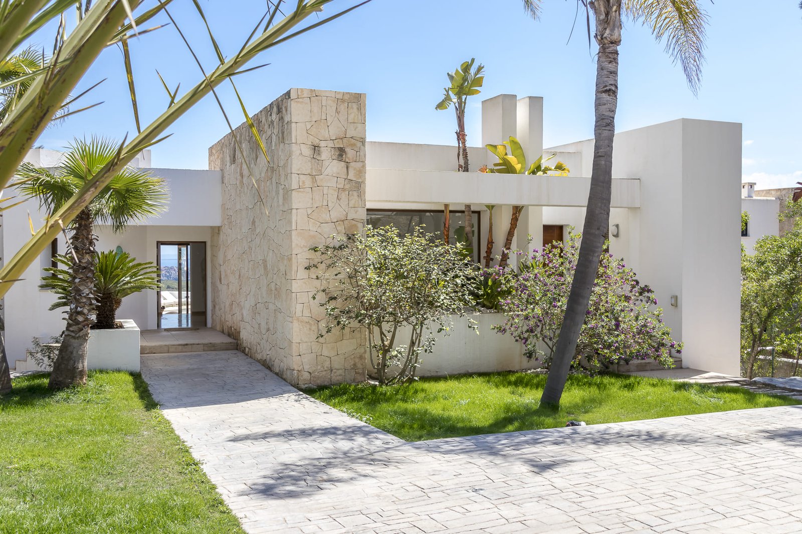 villa-with-beautiful-sea-views-in-exclusive-gated-community (11) Villa Annina